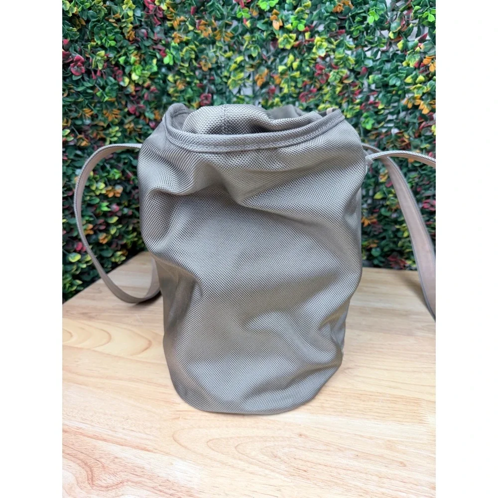 Briggs & Riley Taupe Ballistic Nylon Travel Tote Bag 255-7 Professional Carry On